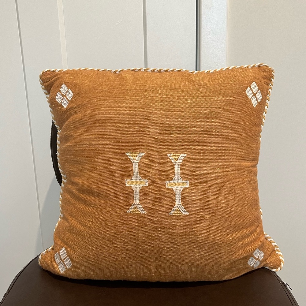 Final price: Rustic Throw Pillow 18”